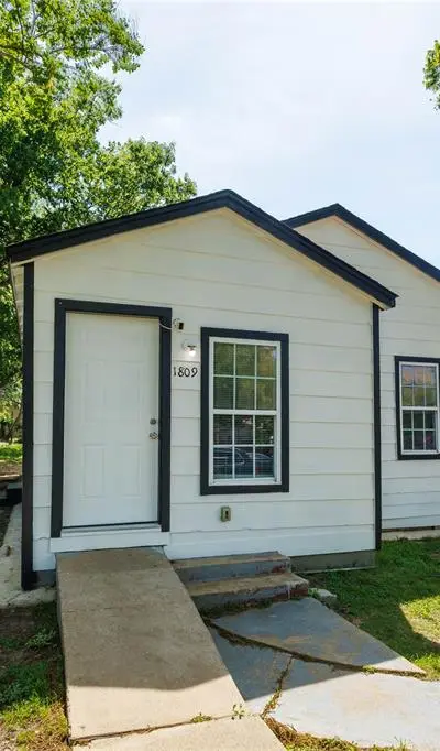 1809 Birdell Street, Fort Worth TX 76105 - Photo 2