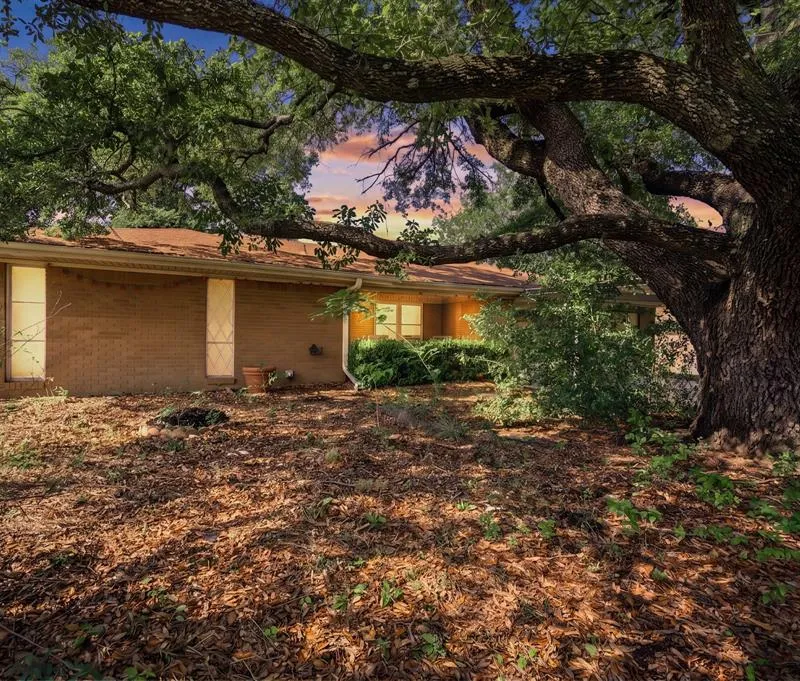 104 Forest Lane, Hillsboro TX 76645