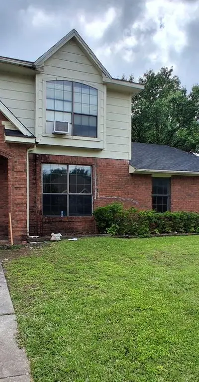 2215 Stillwater Drive, Mesquite TX 75181 - Photo 2