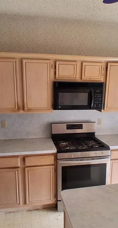 2215 Stillwater Drive, Mesquite TX 75181 - Photo 4