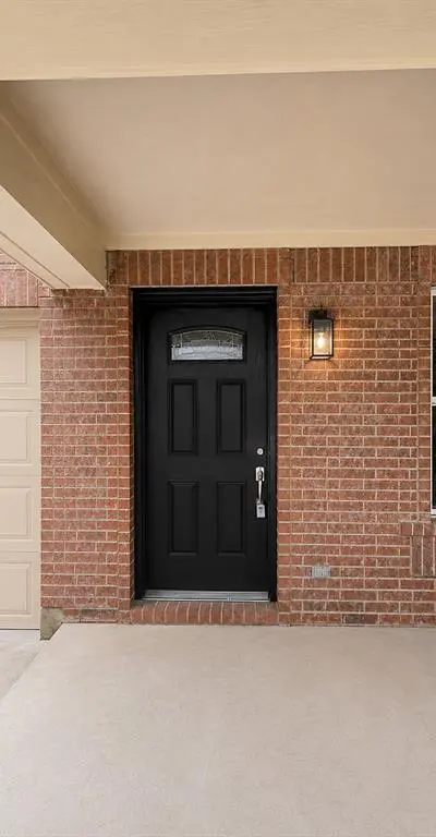 501 Coral Reef Lane, Glenn Heights TX 75154 - Photo 2