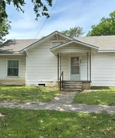 107 S Sears Street, Whitewright TX 75491