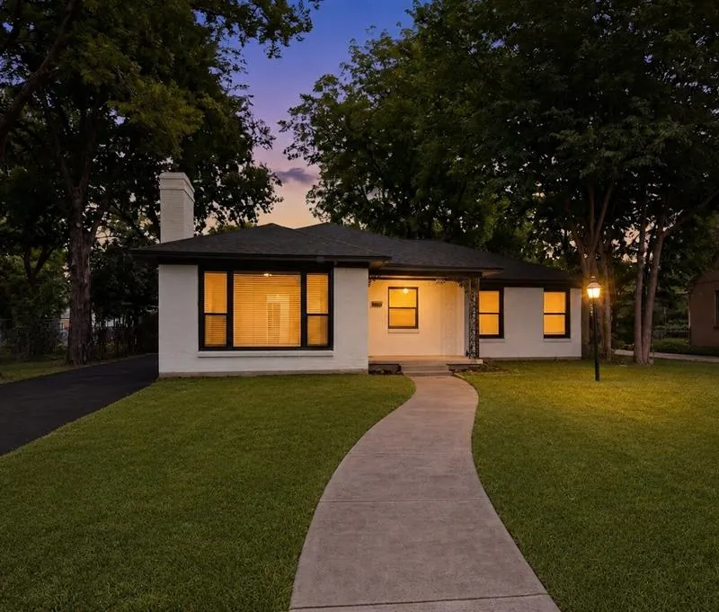 6025 Fairway Avenue, Dallas TX 75227