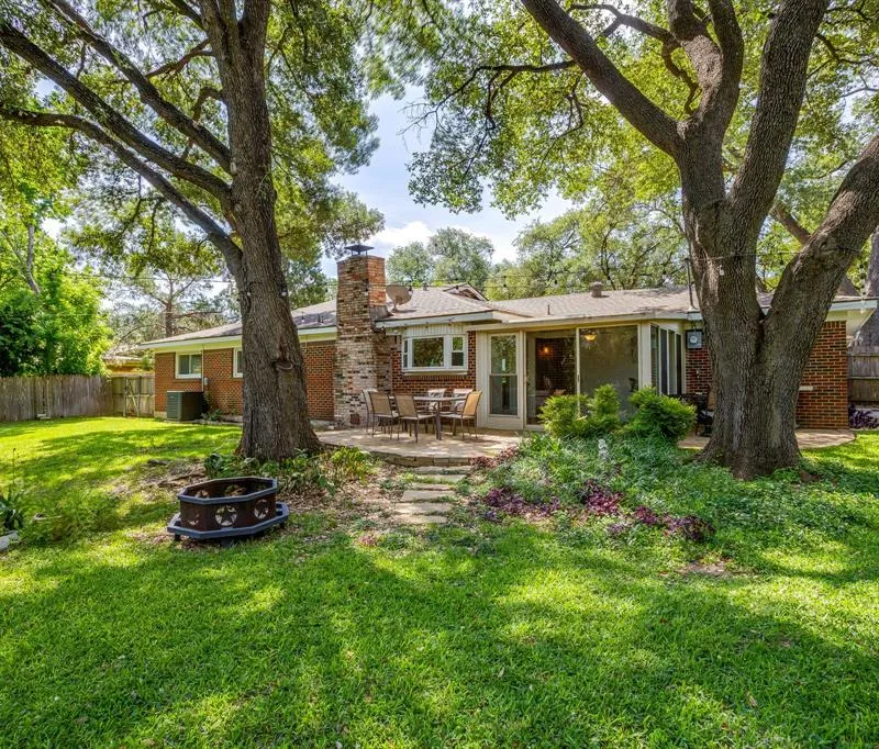 6424 Dakar Road W, Fort Worth TX 76116