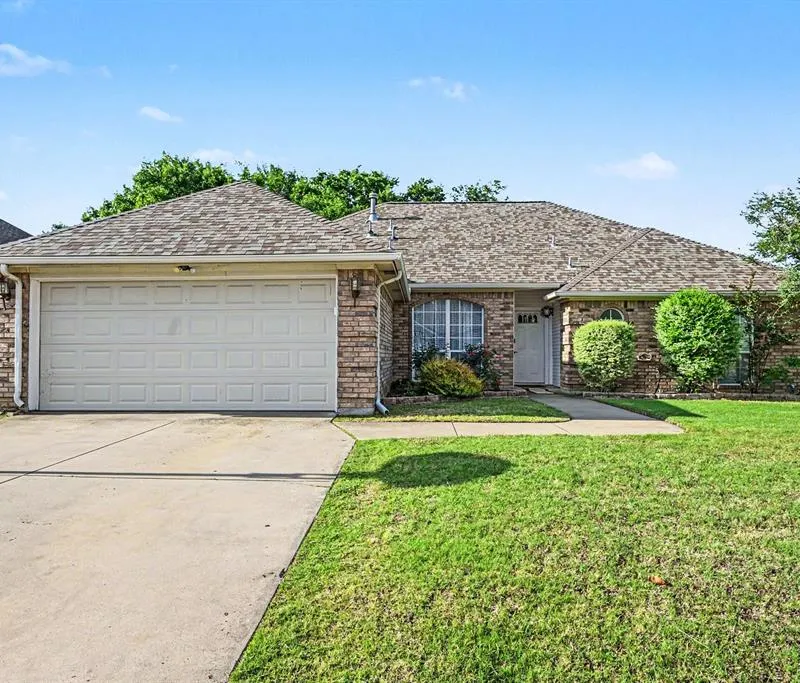 6700 Greenleaf Drive, North Richland Hills TX 76182