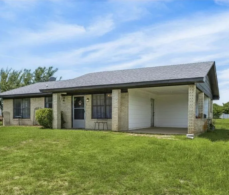 10536 County Road 3707, Wills Point TX 75169