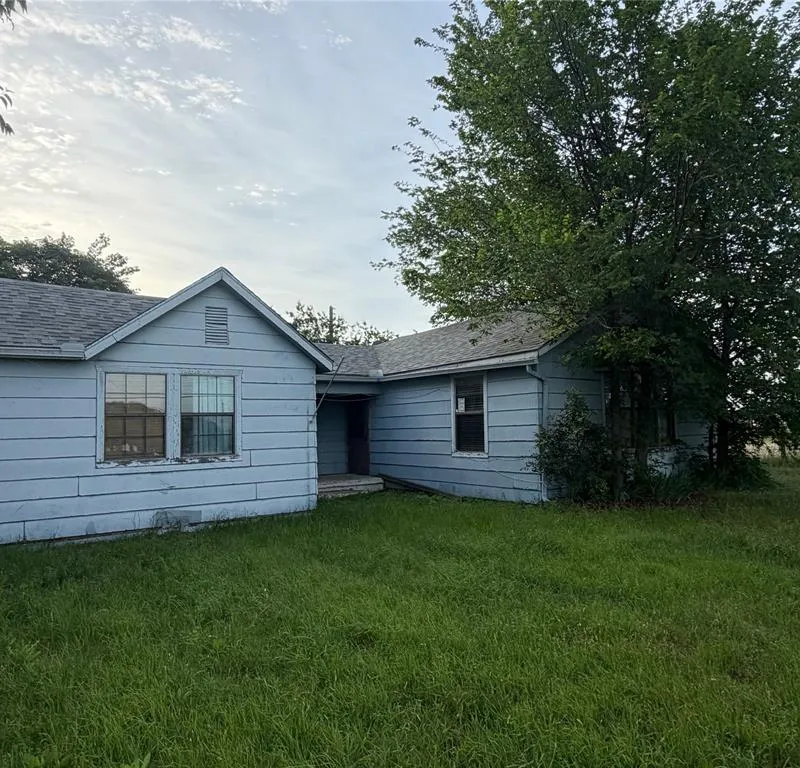 408 Crestview Drive, Kennedale TX 76060