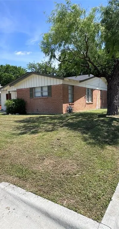 3879 Freddie Street, Fort Worth TX 76119 - Photo 2