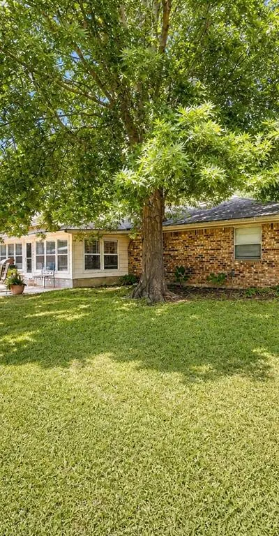 1207 Friona Street, Bowie TX 76230 - Photo 3