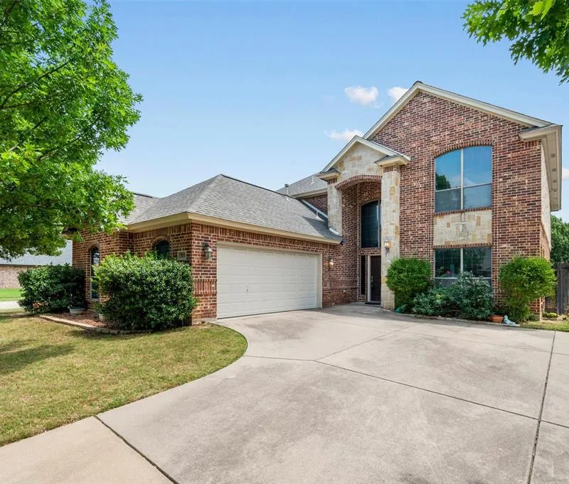 7020 Ridge Crest Drive, North Richland Hills TX 76182