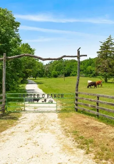 690 County Road 15560, Paris TX 75462