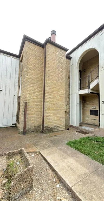 6032 Westridge Lane # 201, Fort Worth TX 76116 - Photo 2