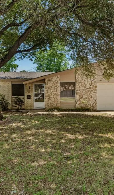 5732 Bonnie Wayne Street, Haltom City TX 76117 - Photo 2