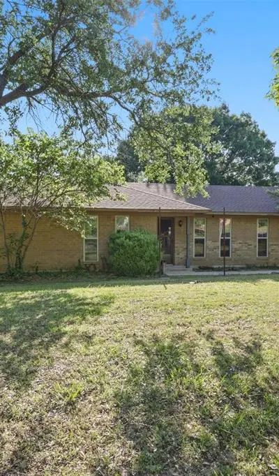 2701 Rolling Hills Drive, Sherman TX 75092 - Photo 2