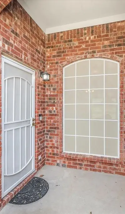 6926 MEADOW BEND Drive, Arlington TX 76002 - Photo 5