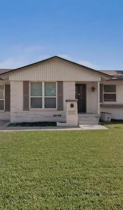 2302 Lagoon Drive, Mesquite TX 75150