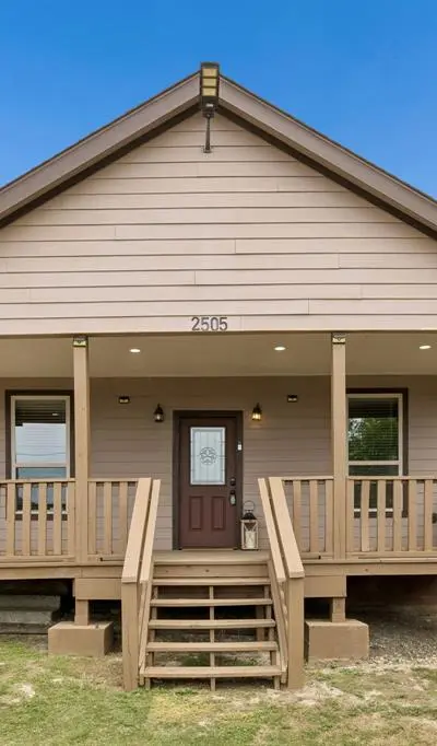 2505 Chester Avenue, Fort Worth TX 76106 - Photo 2