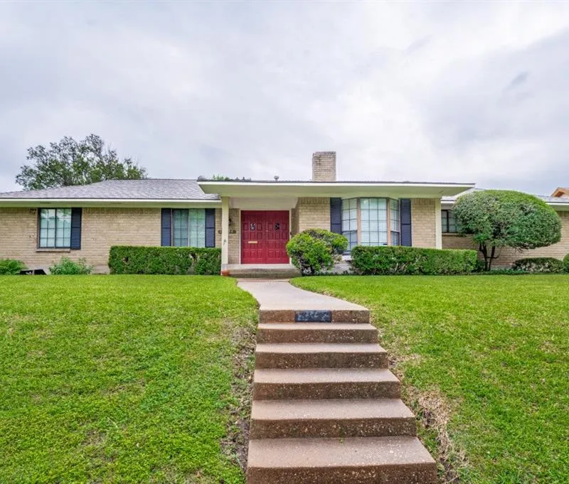 13524 Far Hills Lane, Dallas TX 75240