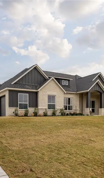 700 Burr Oak Lane, Weatherford TX 76085 - Photo 2