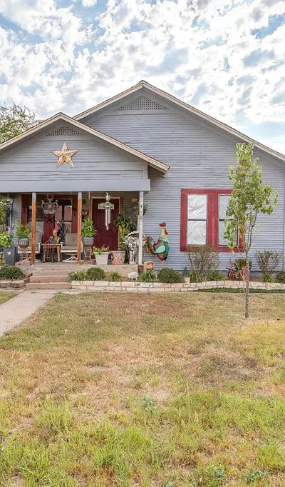 905 6th Avenue SE, Mineral Wells TX 76067