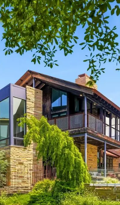 20 Vanguard Way, Dallas TX 75243