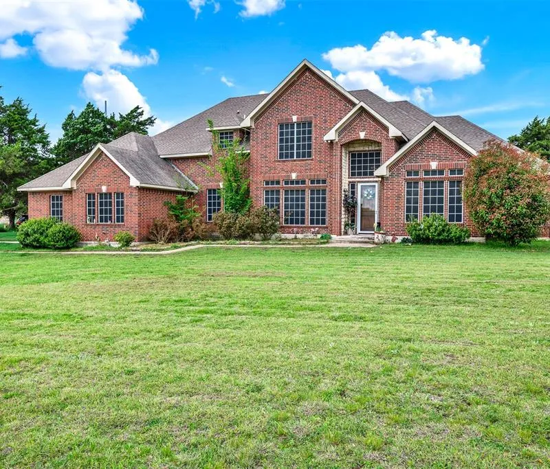 1915 Lillian Avenue, Glenn Heights TX 75154