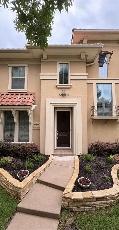 751 Laguna, Irving TX 75039 - Photo 2