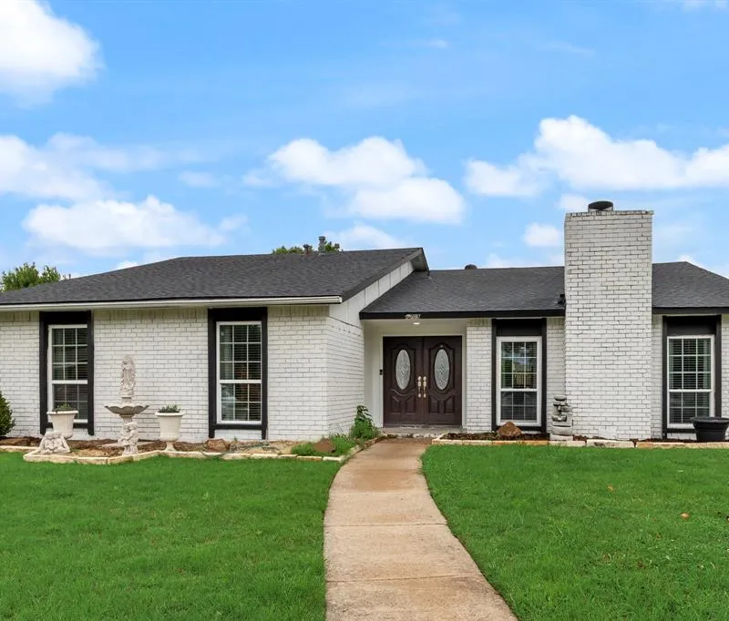 2709 High Plateau Drive, Garland TX 75044