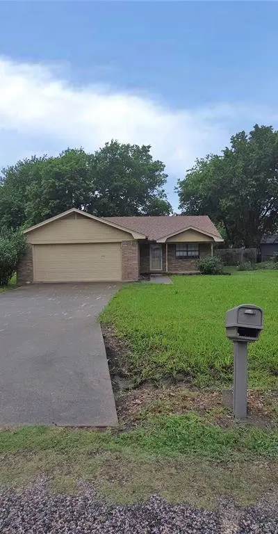 108 S Florence Street, Tioga TX 76271