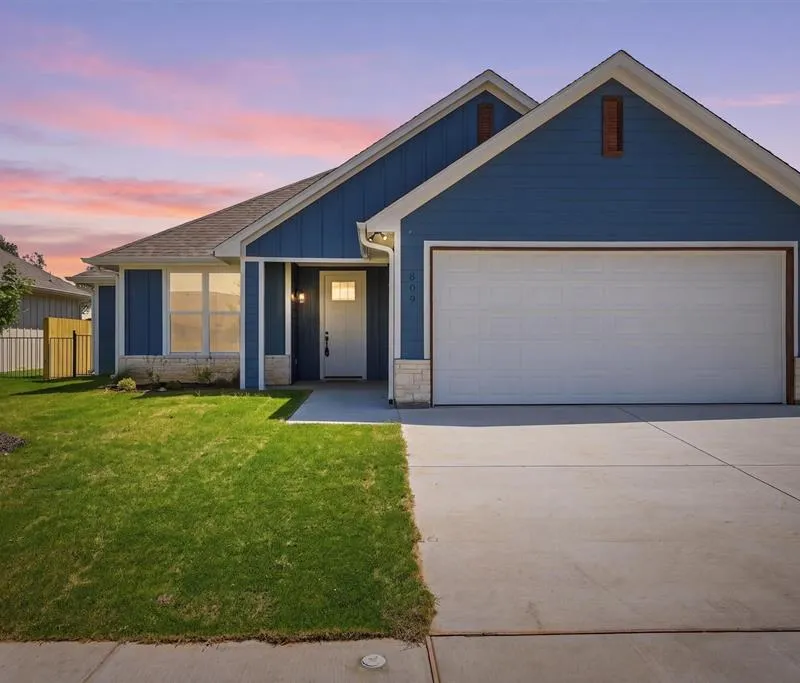 809 Lavender Court, Tolar TX 76476