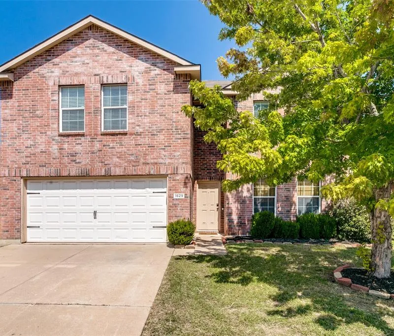 1629 Quails Nest Drive, Fort Worth TX 76177