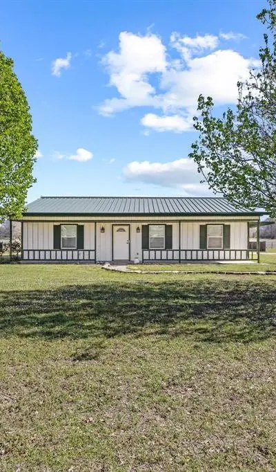 521 County Road 15100, Blossom TX 75416