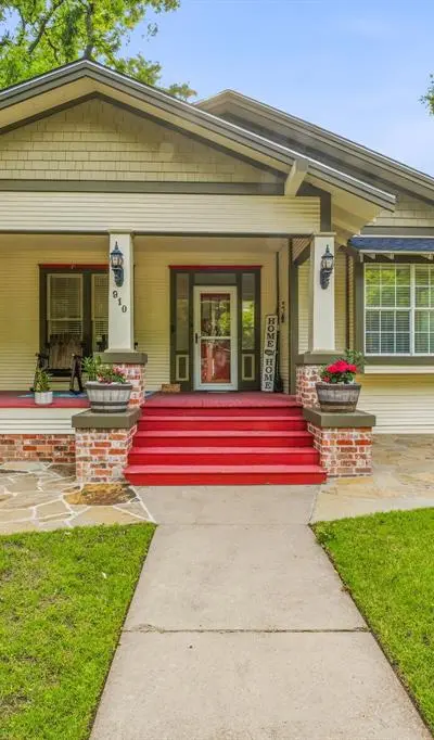 910 S Waco Street, Weatherford TX 76086 - Photo 2