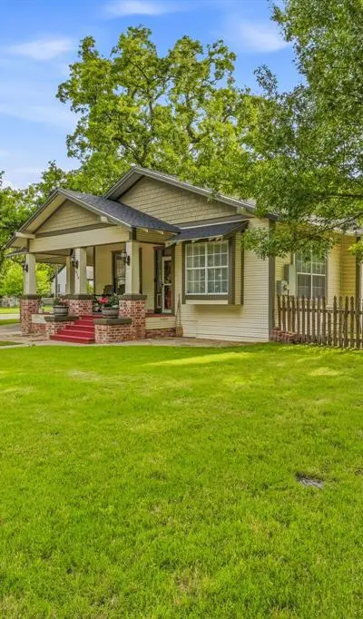 910 S Waco Street, Weatherford TX 76086 - Photo 4