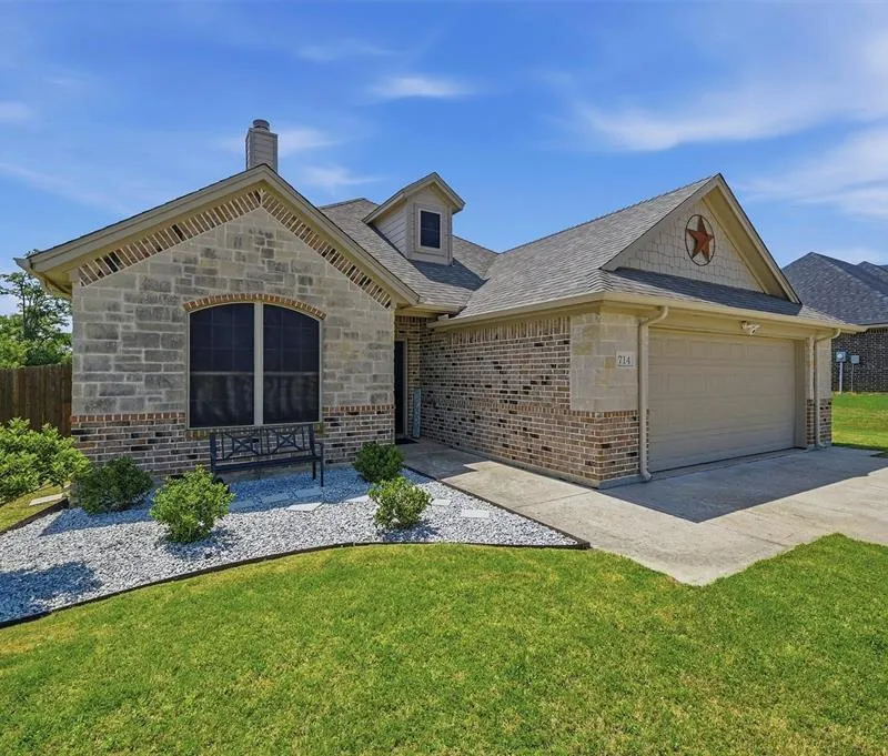 714 Mary Lee Lane, Collinsville TX 76233