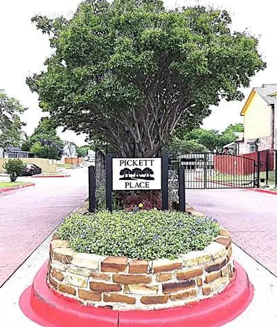 3928 Brandon Park Drive, Garland TX 75044 - Photo 2