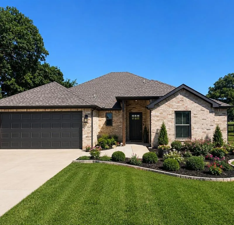 108 Kiowa Drive W, Lake Kiowa TX 76240