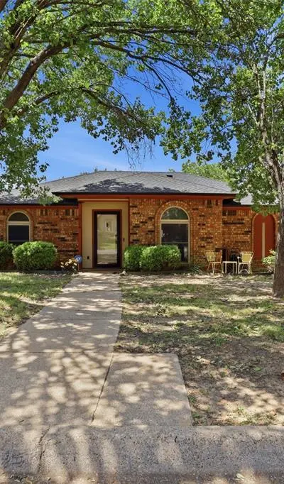4214 Windhurst Drive, Arlington TX 76015