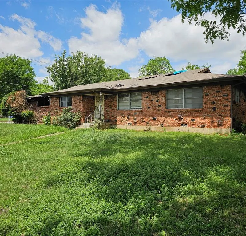 5301 Ammons Street, Haltom City TX 76117