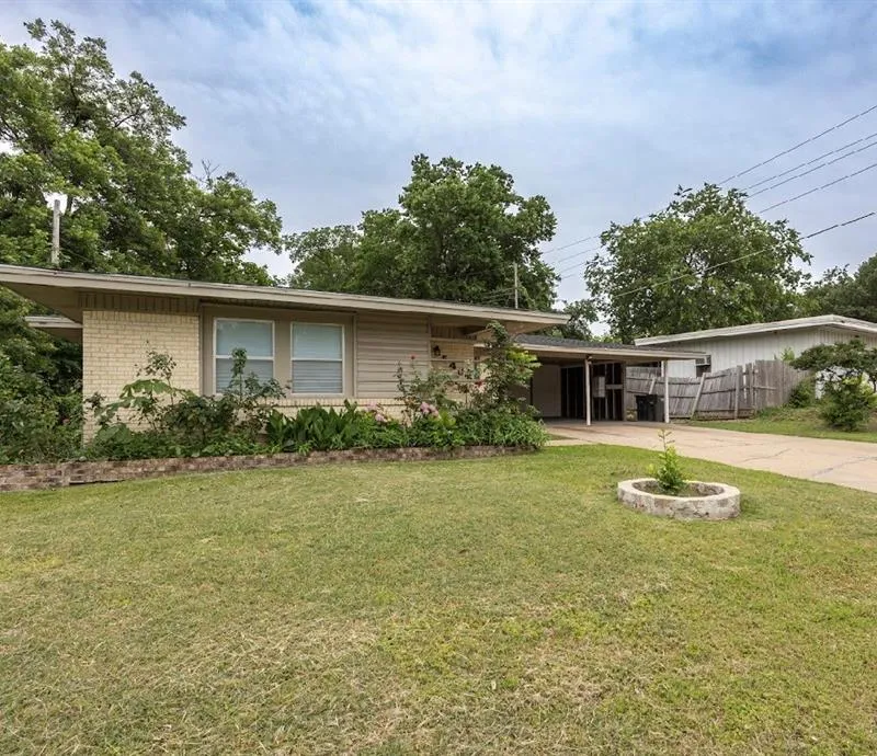 5405 Trail Lake Drive, Fort Worth TX 76133
