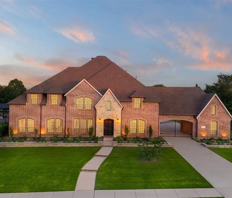 1302 Featherwood Drive, Murphy TX 75094