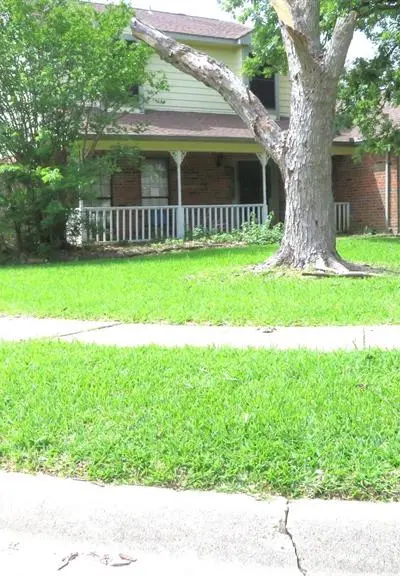 608 Valley Mills Drive, Arlington TX 76018 - Photo 3