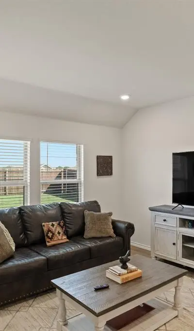1206 Grand View Drive, Ennis TX 75119 - Photo 5