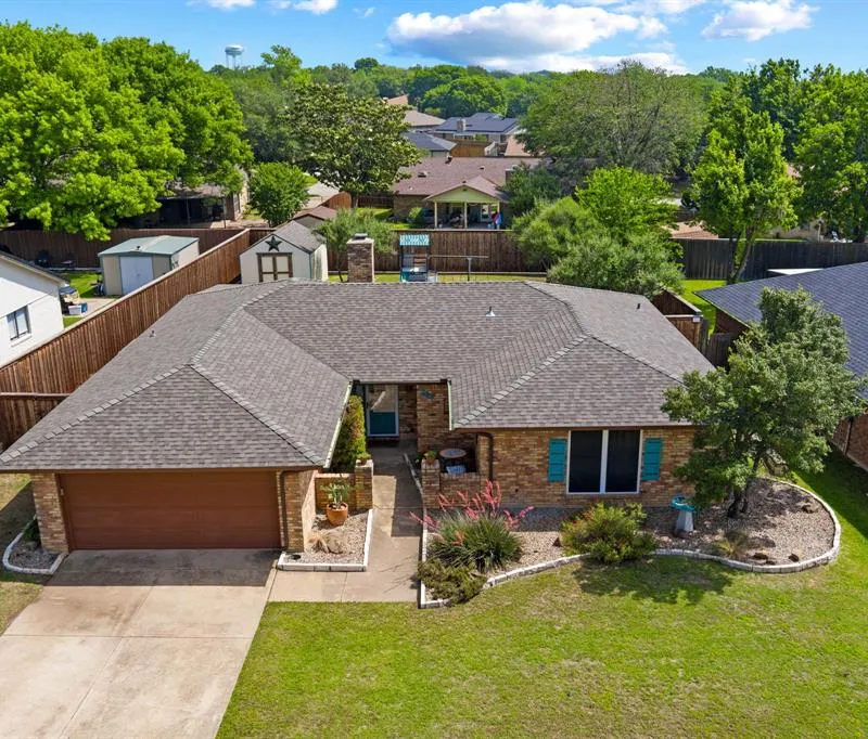 224 Overcrest Drive, Benbrook TX 76126