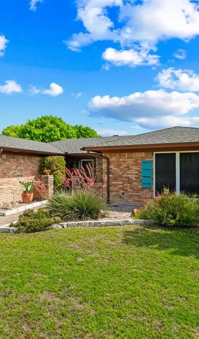 224 Overcrest Drive, Benbrook TX 76126 - Photo 2