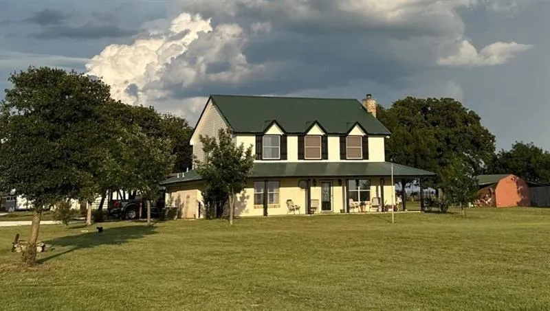 2901 Wind Mill Court, Tolar TX 76476