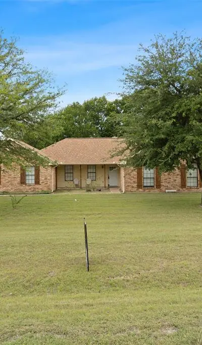 607 Lark Lane, Oak Leaf TX 75154 - Photo 2