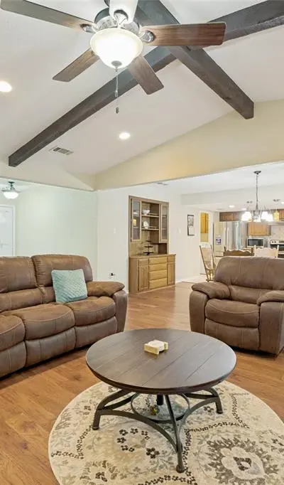 4217 Hunters Court, Arlington TX 76016 - Photo 2