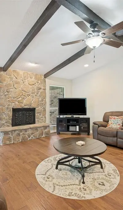4217 Hunters Court, Arlington TX 76016 - Photo 3