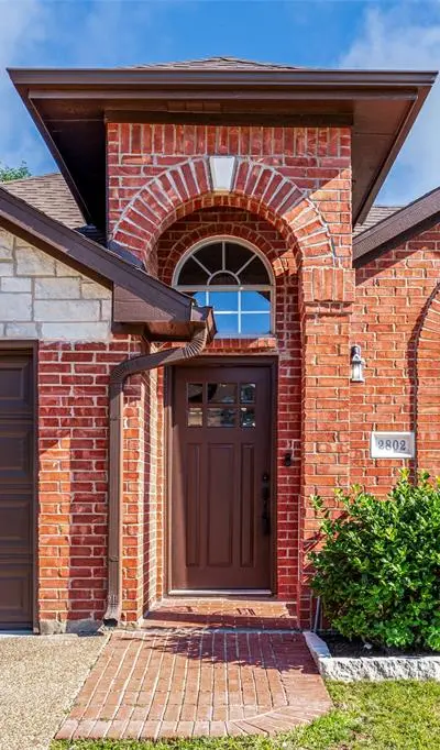 2802 Garden Oaks Place, Grand Prairie TX 75052 - Photo 2